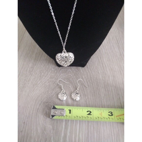Silver Tone Heart Necklace and Earrings Set - New - Picture 4 of 7